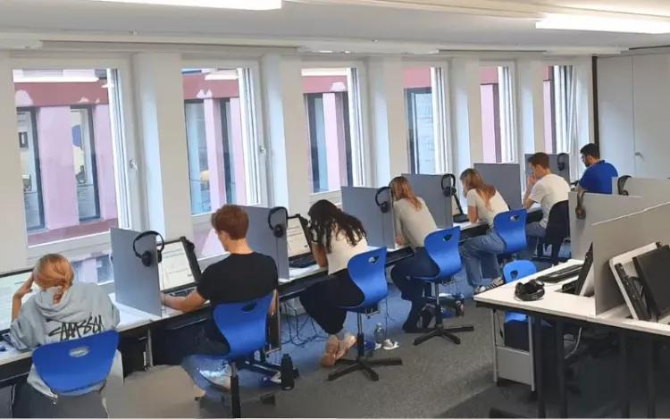 Students taking the new Linguaskill Business exam I Swiss Exams 