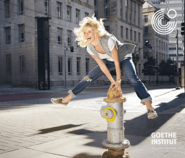 Lady jumping - Goethe-Institut