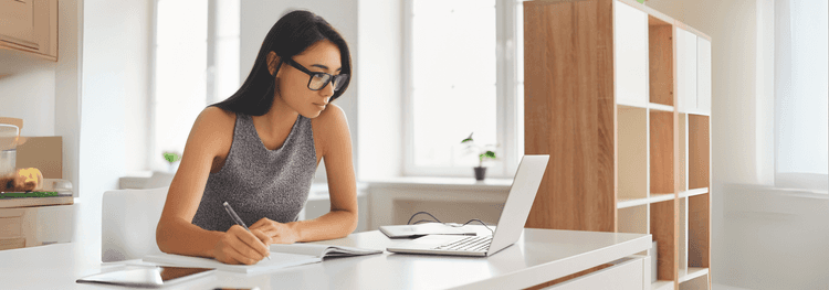 Candidate taking the exam online | Swiss Exams